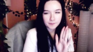 Dear_Molly / Mollykissss returns, topless tease