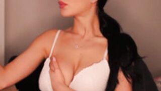 Oxyana hot show