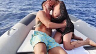 Mia Julia - Best Fans   Ficken auf dem Meer