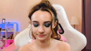 Karlee__Grey deepthroating