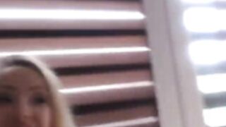 kriss0leoo massive squirt