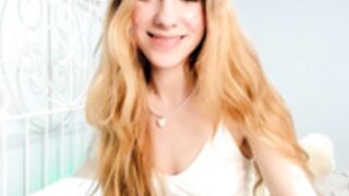 imogensy masturbating pussy in panties