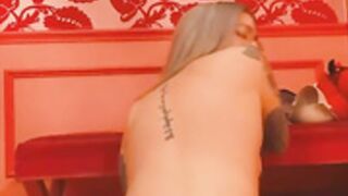 JEN BRETTY DRESSING ROOM DILDO