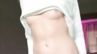 quickie - teen blonde shows small tits