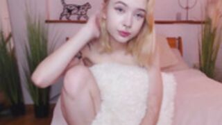 Little__Kittty nude pillow humping