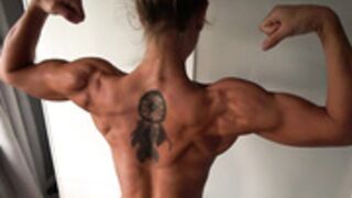 lilly showing off muscle