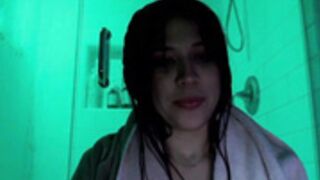 Marie/Marie_x 23-03-10 shower