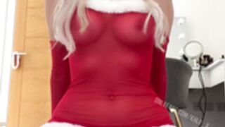 Khlo_x Christmas Special Solo Dildo Ride