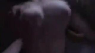 Japonesa gimiendo rico