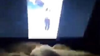 Japonesa gimiendo rico