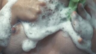 likethebugortheletter’s tits taking a shower