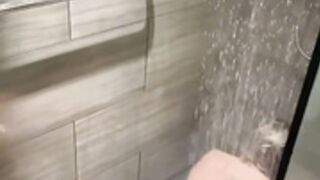 Imogen Lucy Holland shower 2