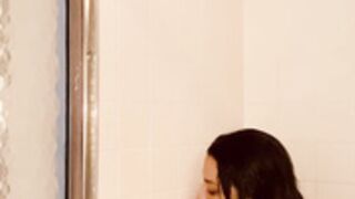 Stacimarierose Plays With Dildo In The Shower Onlyfans