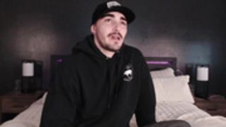 hoe_lotta_troublexxx show on 2023-02-28 02_54 PT 1