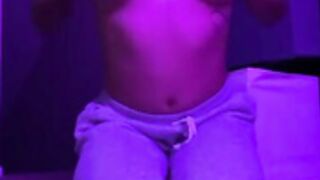 Andrea posso (me) playing with my tits for yall