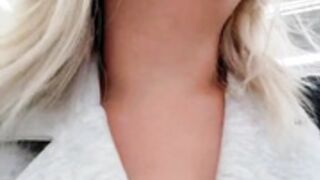 _gitana_showing boobs in mall