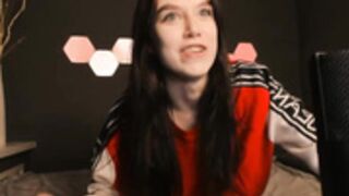 1i1ypa1mer singing to "gangsta paradise"