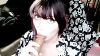 LilyPixel dildo 25yo