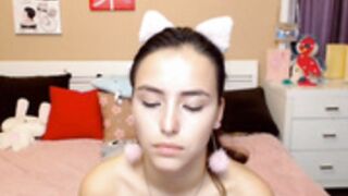 chloe_chloe  190525 topless, tired and bored & funny