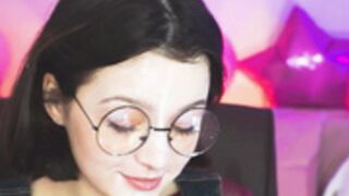 meganbarnett simulates FACIAL CUM drips on legs