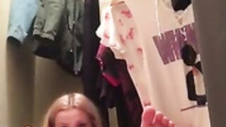 Teen girl masturbate on camera