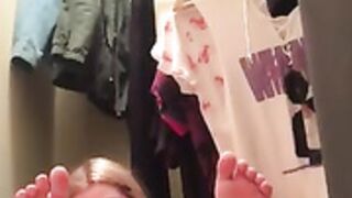 Teen girl masturbate on camera