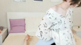 amy_murr hand bra