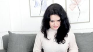Bella-Right