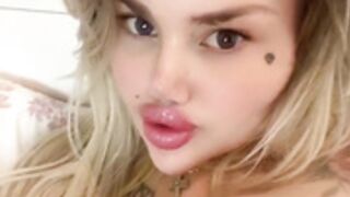 Sexy Blonde with Big Lips - Deepthroat