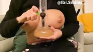 Ibi Smiles bong