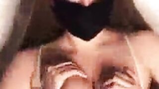 Bustyfox