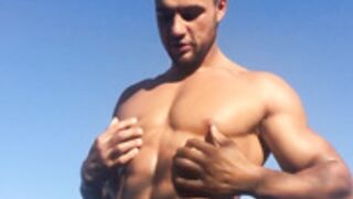 HOT SEXY HUNK FLEXING ON THE BOAT AND FLEX