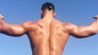 HOT SEXY HUNK FLEXING ON THE BOAT AND FLEX