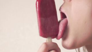 helenmoors - Eating a popsicle 27-Mar-23