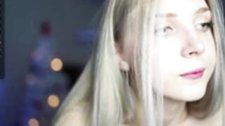 Oh_honey_ rubbing tits