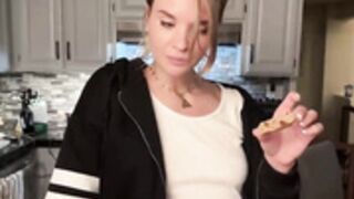 Phoenix_Taylor - Kitchen Show #2