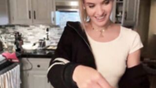 Phoenix_Taylor - Kitchen Show #2