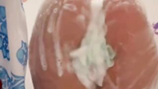 Queenegirl27 ride a dildo in the shower