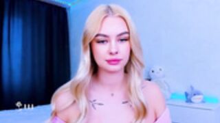 8a8y_nura  2023-03-13   topless and adorably silly