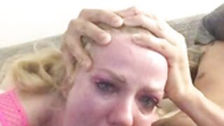 Deepthroat as deep as she can