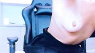 your_lil_babe  2023-03-13    heels and cunt