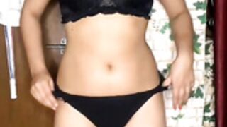 Kajal13 (1) seductive ass teasing