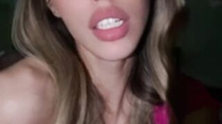 Emma_land 2 face XoXo_Emma private vids