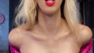 Emma_land face XoXo_Emma aka Innocentfitgril18 extended