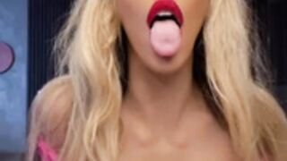 Emma_land face XoXo_Emma aka Innocentfitgril18 extended