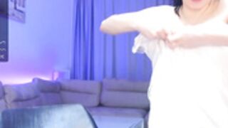 kiraknowles_  230319  dropping the towel, showing all