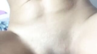 Chica follando con dildo