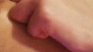 Sluttylittlelex Rubs Her Cunt On Leg Onlyfans