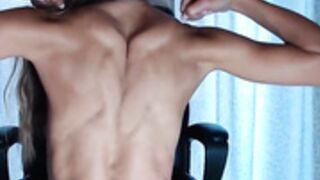 xoxo emma flexing hard