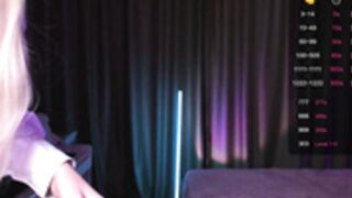 Kari 220902 1640 01Lush-Striptease&Piano